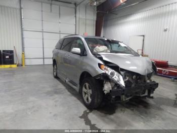  Salvage Toyota Sienna