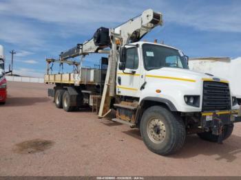  Salvage Freightliner 114sd