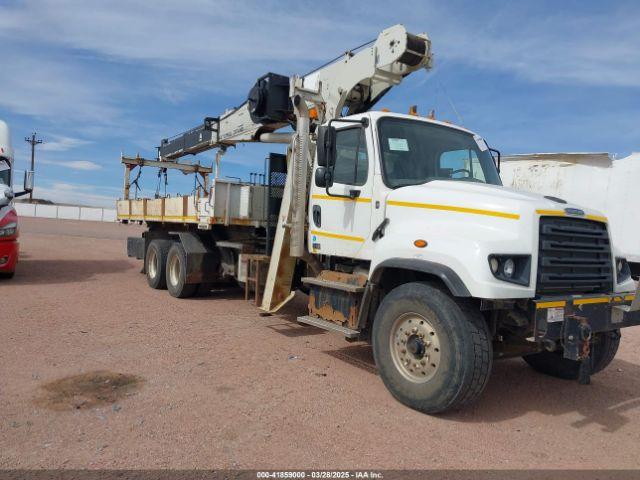  Salvage Freightliner 114sd