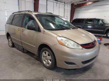  Salvage Toyota Sienna