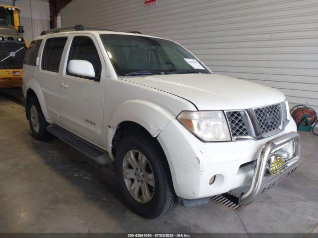  Salvage Nissan Pathfinder