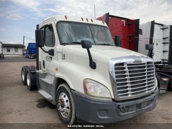  Salvage Freightliner Cascadia 125