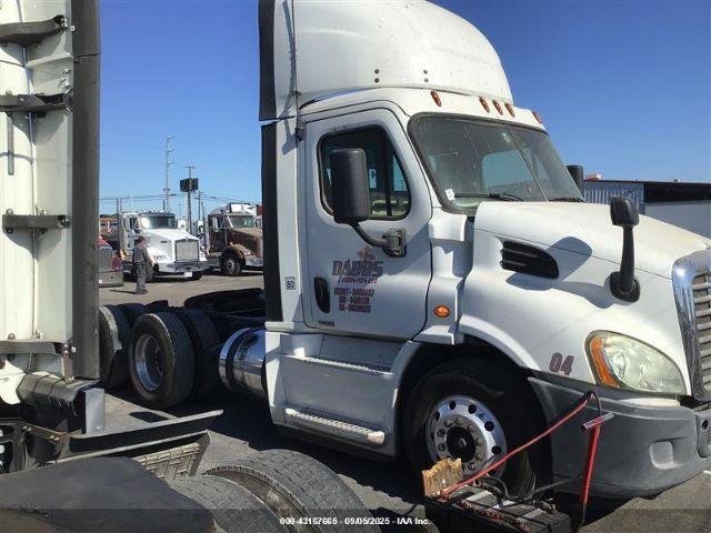  Salvage Freightliner Cascadia 113