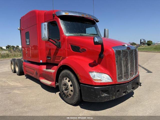  Salvage Peterbilt 579