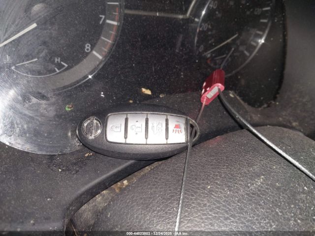 Nissan Altima Image 8