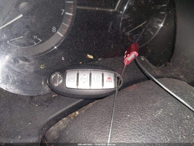 Nissan Altima Image 8