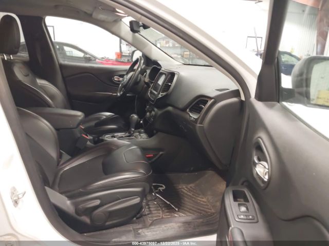 Jeep Cherokee Trailhawk 4x4 Image 7