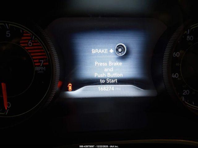 Jeep Cherokee Trailhawk 4x4 Image 13