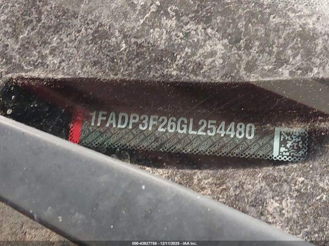 Ford Focus Se Image 8