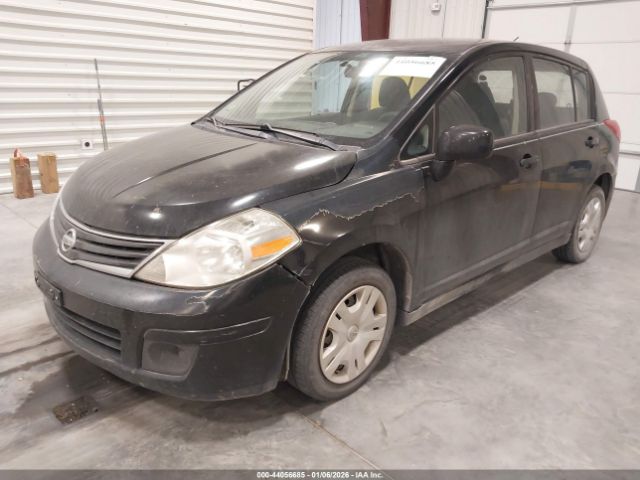 Nissan Versa 1.8s Image 2