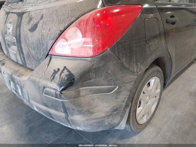 Nissan Versa 1.8s Image 7
