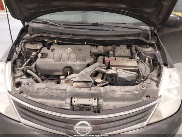 Nissan Versa 1.8s Image 5