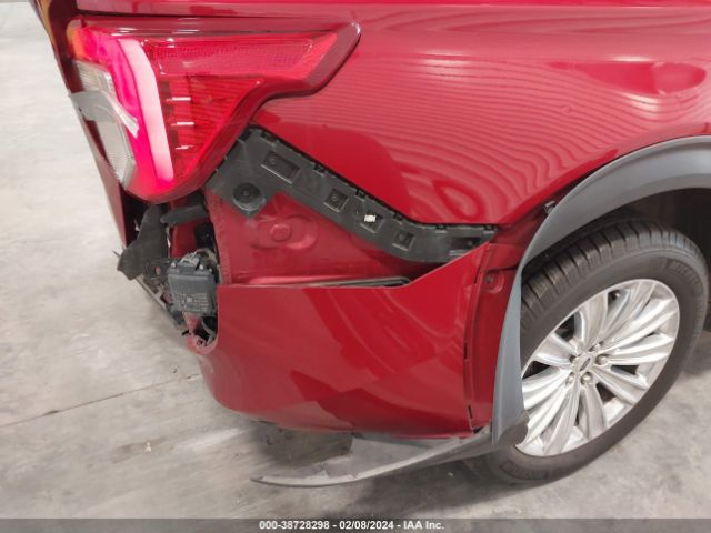 Ford Explorer Limited Image 16